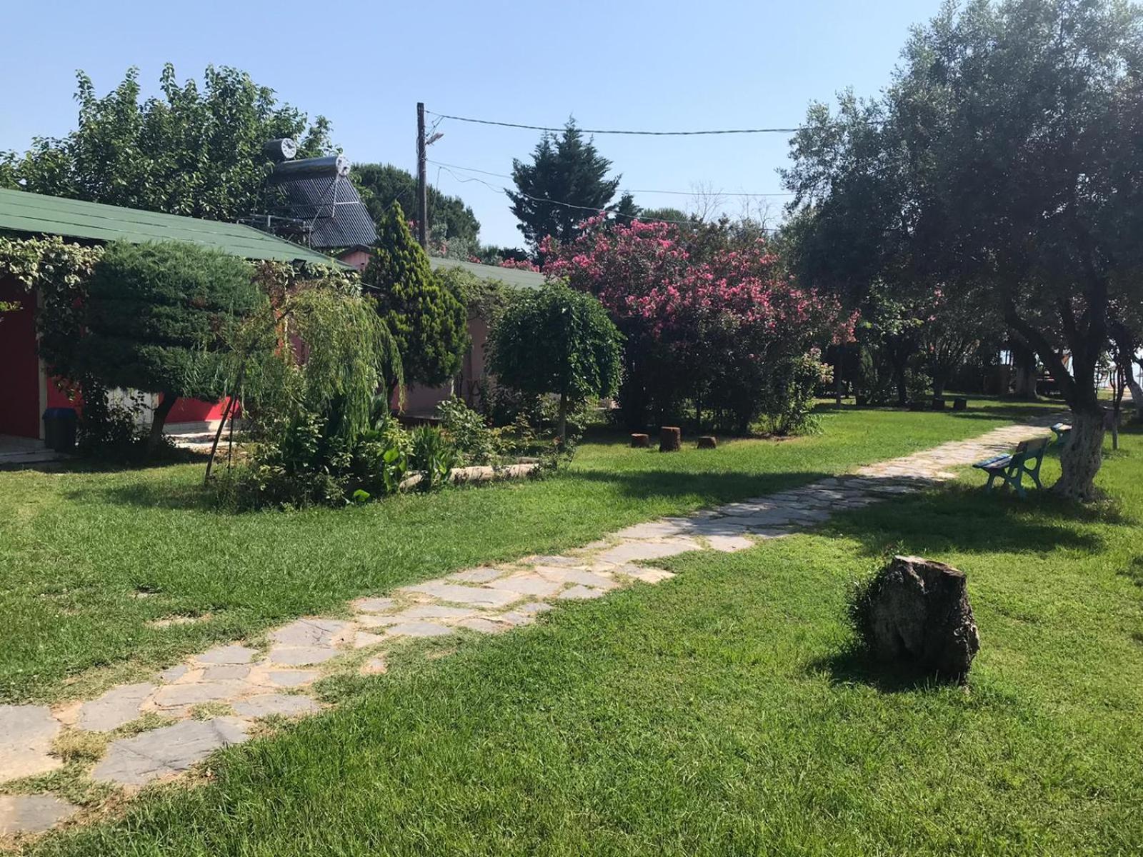 Hotel Cicek Evler Tatil Koeyue Armutlu Exterior foto