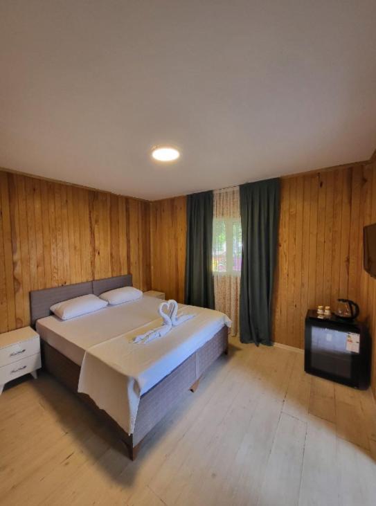 Hotel Cicek Evler Tatil Koeyue Armutlu Exterior foto